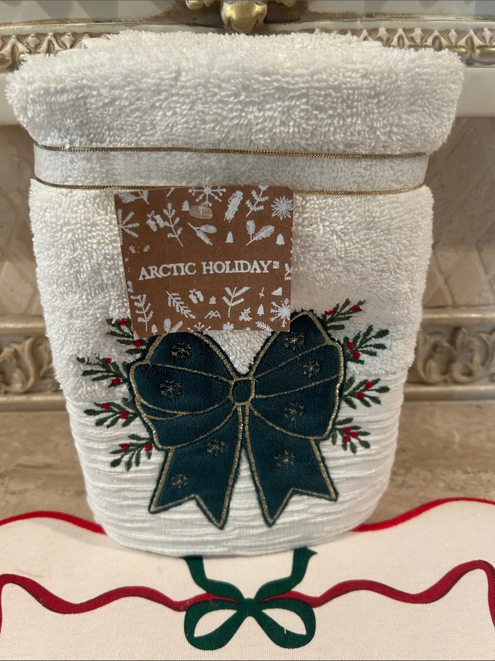 NWT Set of Two Holiday Hand Towels with Green Bow Embroidery